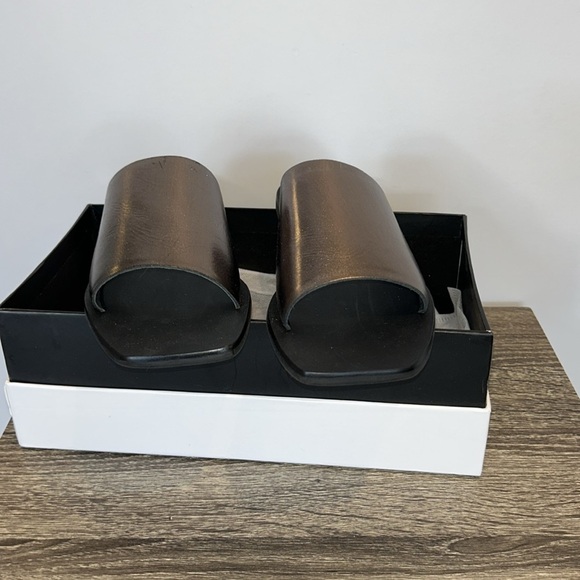 Solsana Mila Slide Sandal in Dark Silver NIB - Picture 6 of 11